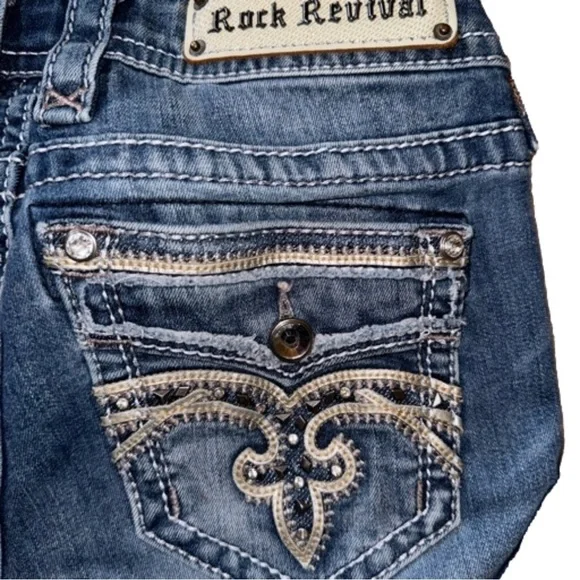 Women’s Rock Revival Jeans 💕💕 - Picture 3 of 4